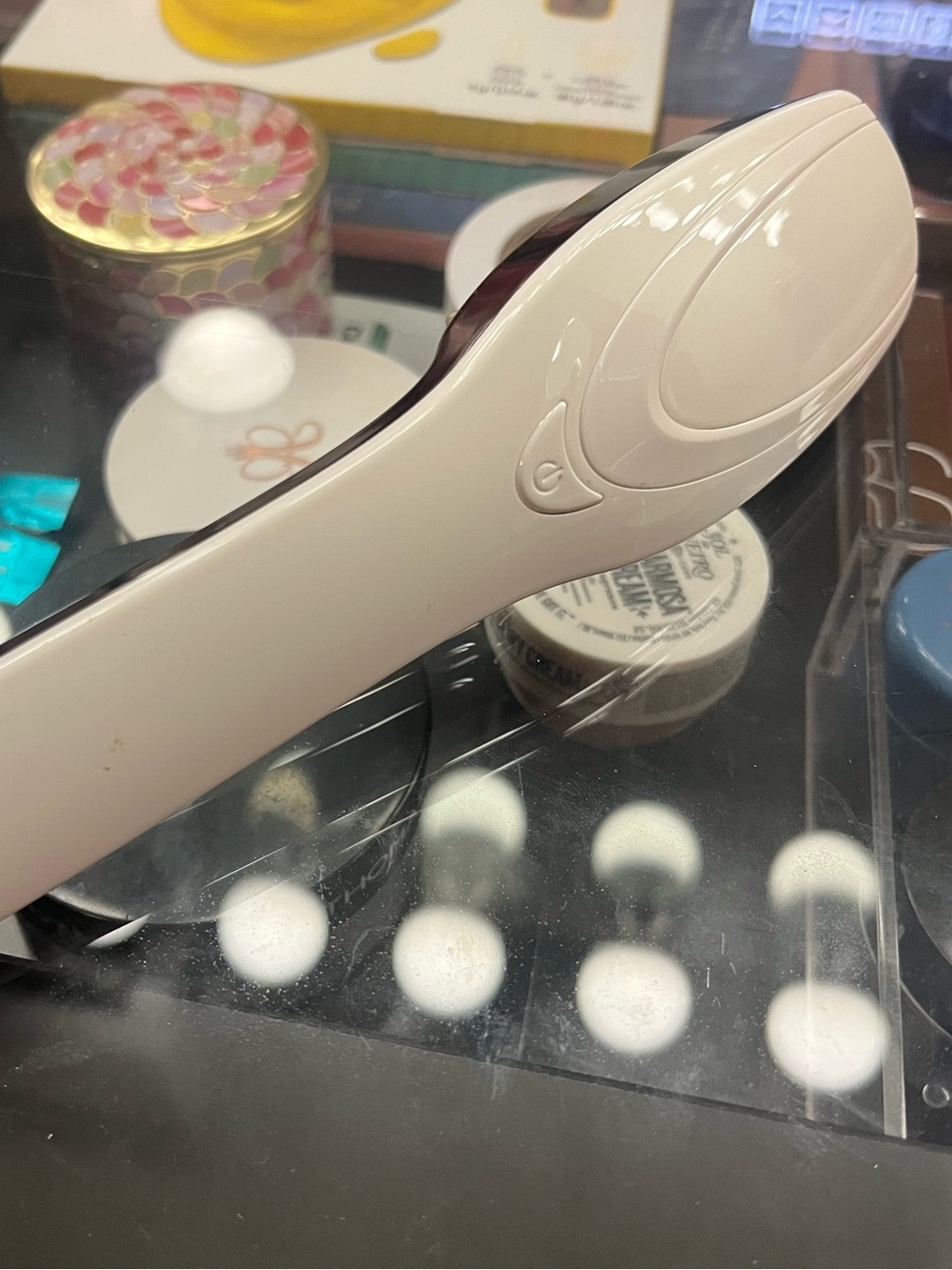 Red/blue light hairbrush